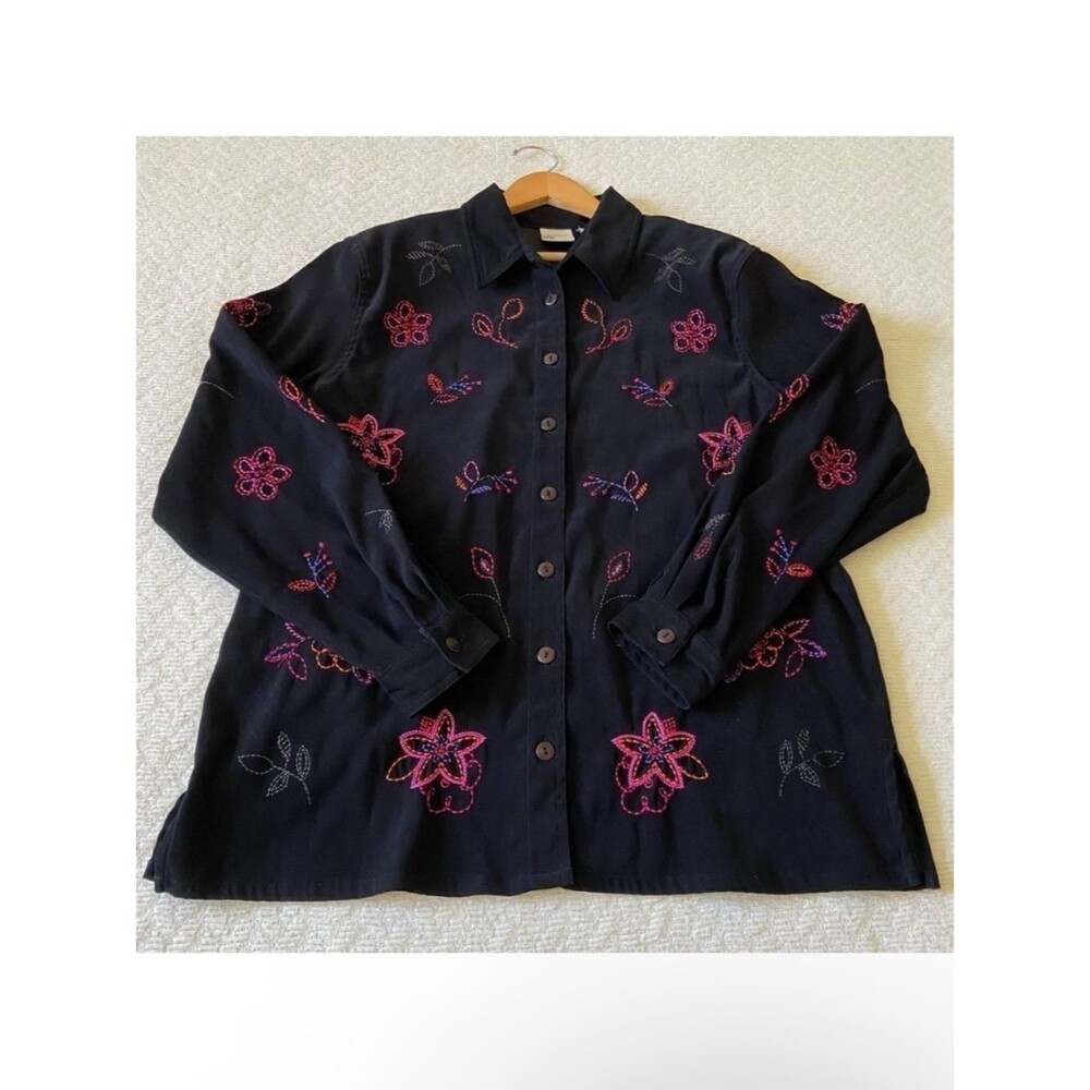 Koret Vintage Floral Embroidery Button Down Shirt